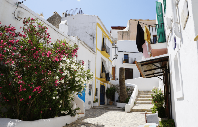 Casas ibicencas: descubre cómo son y enamórate de ellas
