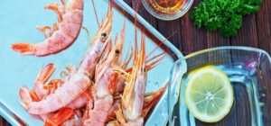 Exquisito pastel de marisco y pescado