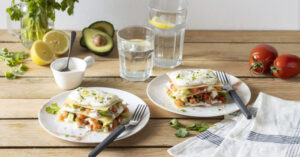 Lasaña fría de ahumados con salsa de yogur Choví