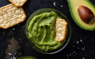 con-que-comer-guacamole