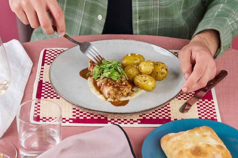 redondo de pollo con alioli de miel